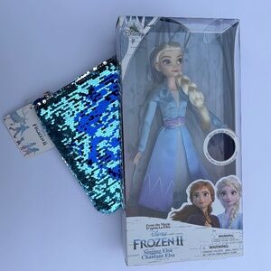 Disney Store Frozen 2 SINGING ELSA Doll w/ Sequin Pencil Case Pouch Clutch - NEW